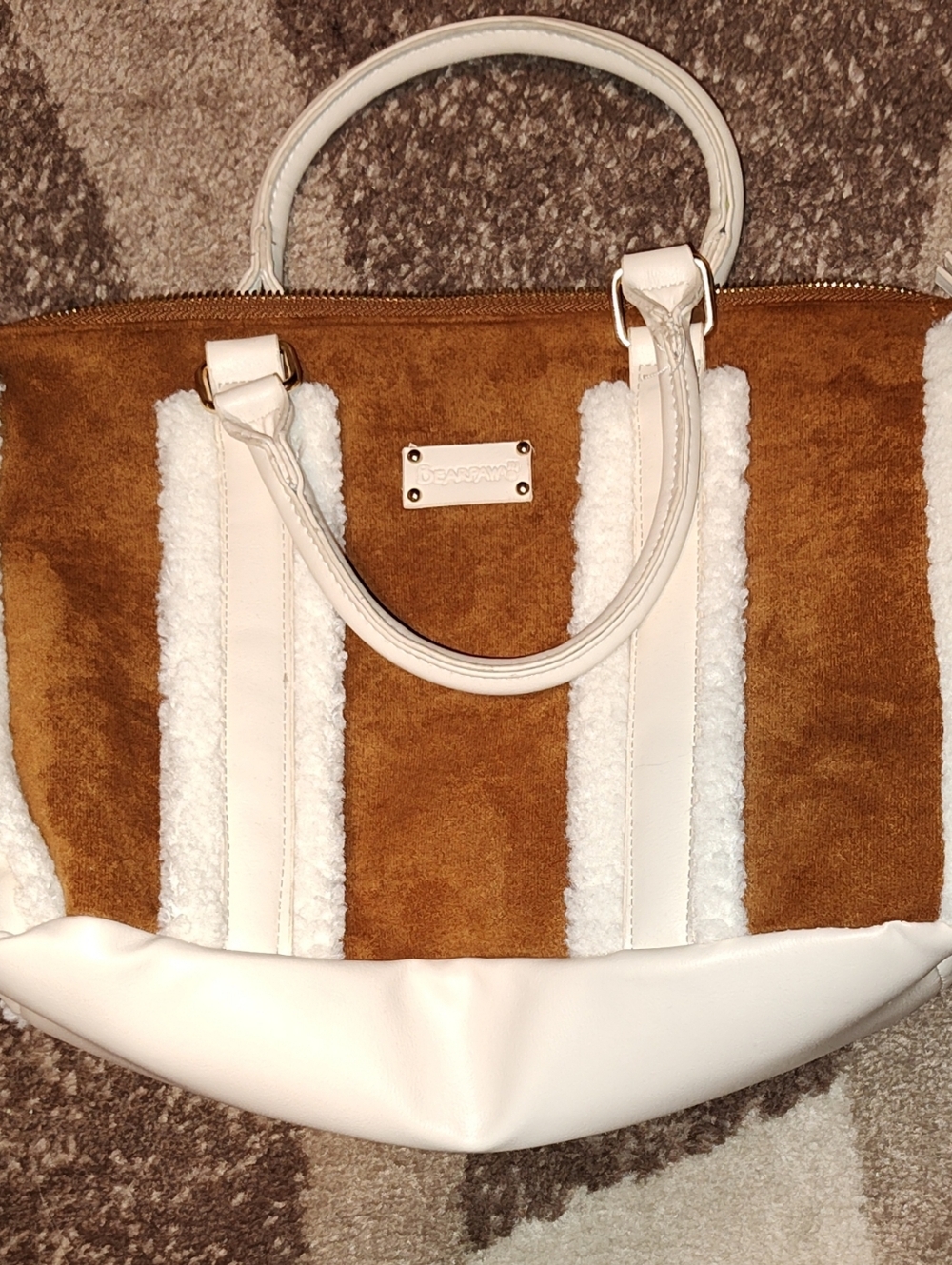 Bearpaw shoulder bag